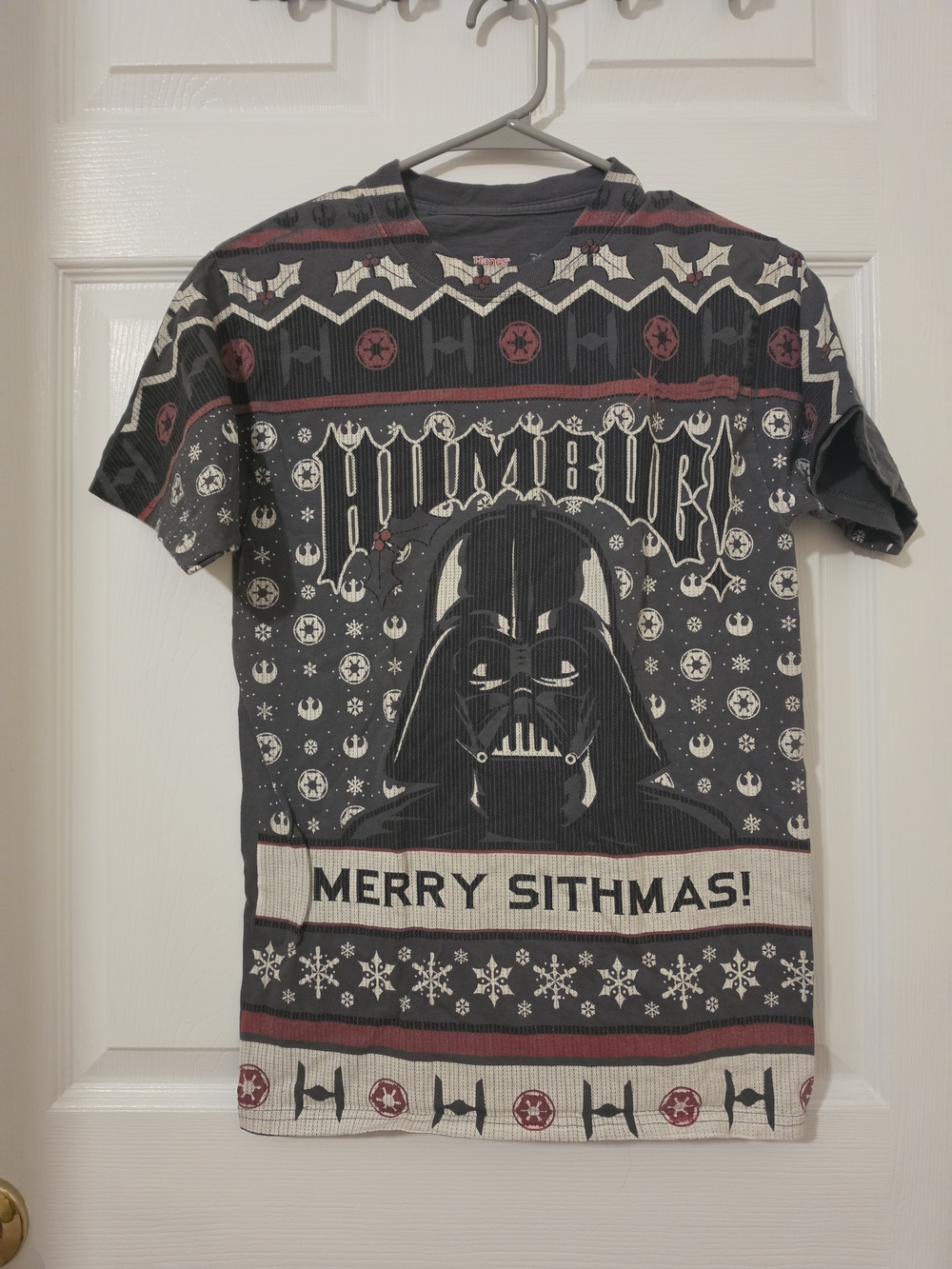 Merry Sithmas! Darth Vader Graphic Men's Sweater Tee - Black & Maroon